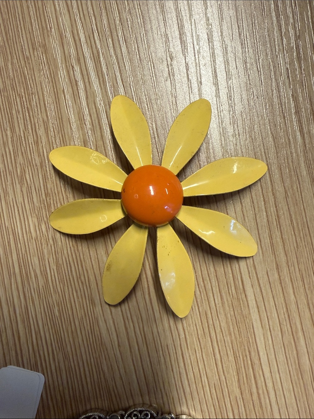 Vintage Daisy Enamel Brooch